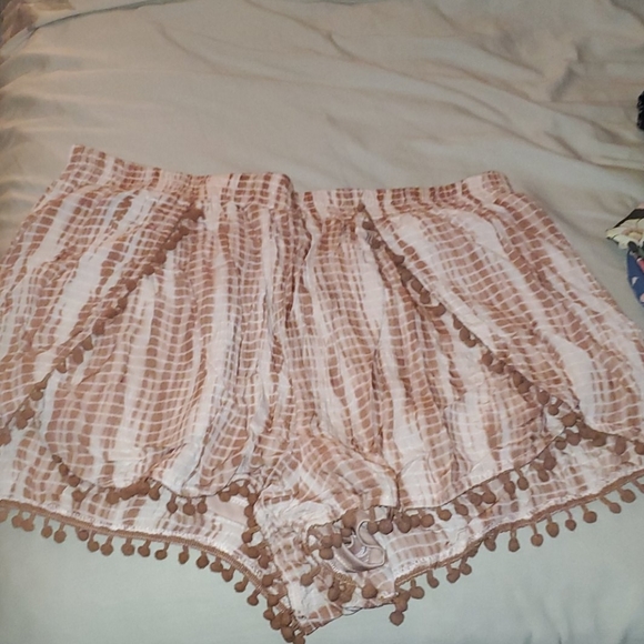 Shorts - Picture 1 of 4